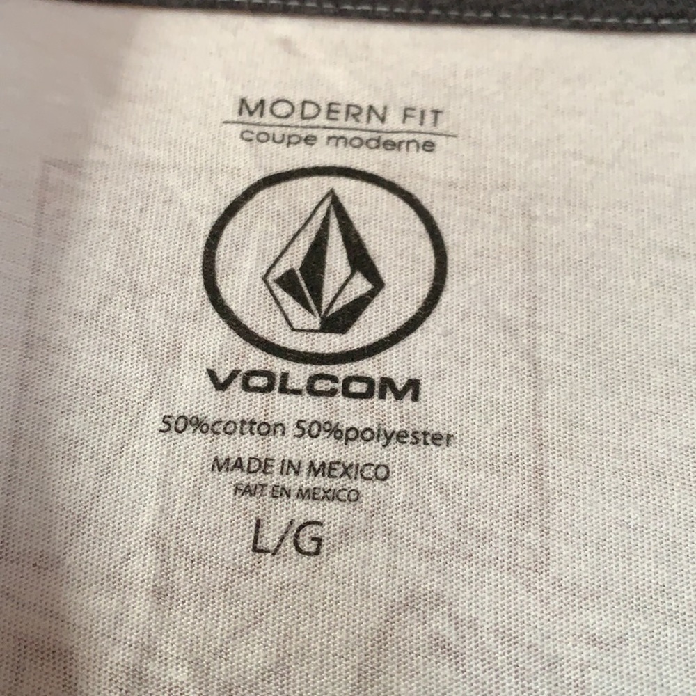 Men’s Volcom T-shirt - Picture 5 of 6
